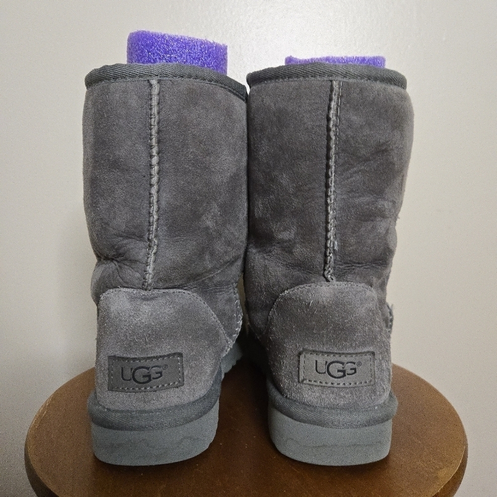 UGG Women's Classic Boots - Picture 7 of 10